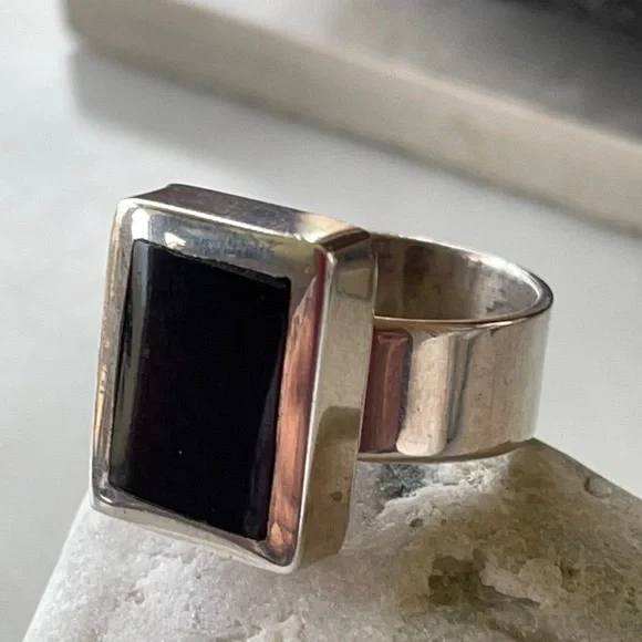 Vintage Christin Wolf Onyx Ring - Picture 11 of 13
